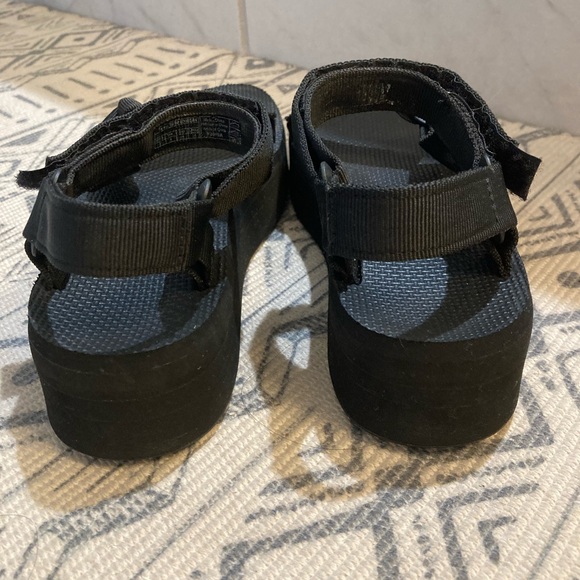 Teva Black Flatform Platform Sandals size 7 Women’s - Picture 3 of 5